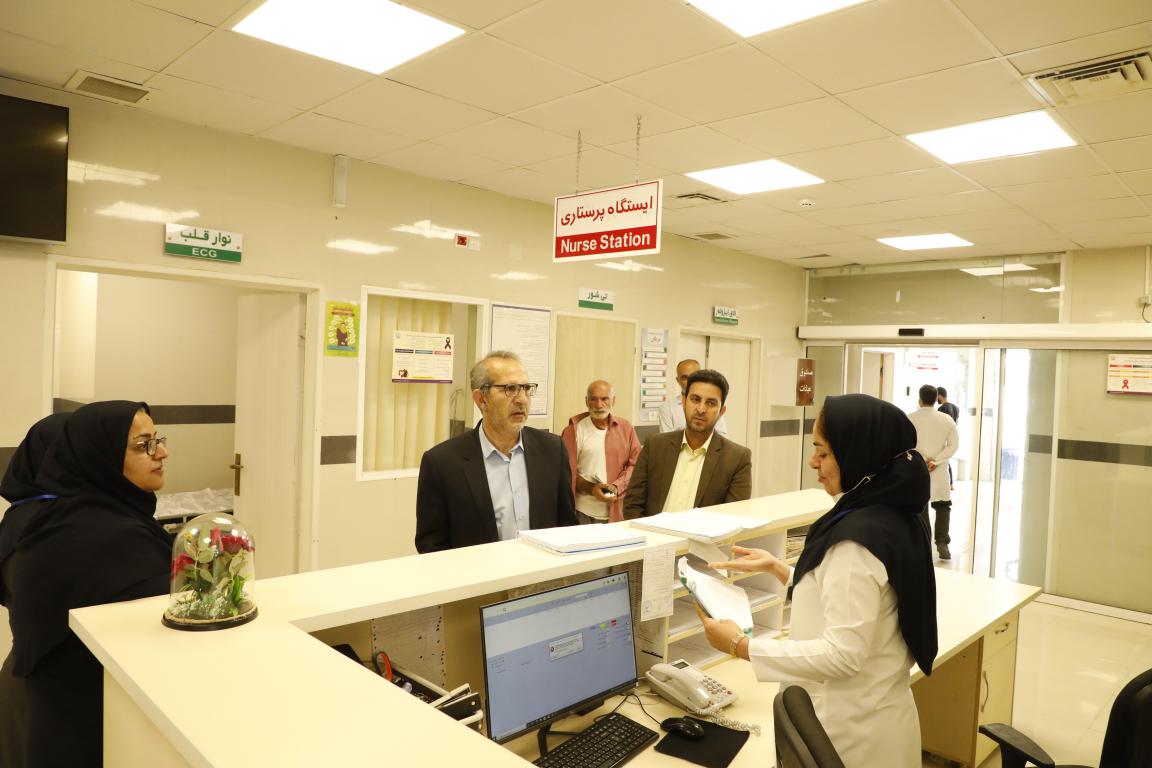 بازدید رییس دانشگاه علوم پزشکی شیراز از بیمارستان های صدیقی گله دار و حضرت فاطمه الزهرا (س) مهر به روایت تصویر
