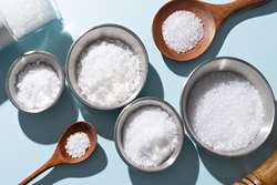 چرا باید مصرف نمک را در برنامه روزانه کاهش دهیم؟
