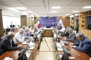 نشست هم‌اندیشی رئیس دانشگاه علوم پزشکی شیراز با جمعی از  اساتید پیشکسوت و فعالان دوران دفاع مقدس برگزار شد