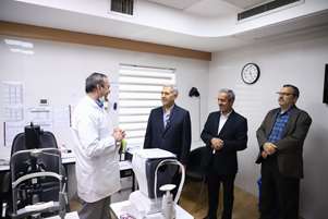 بازدید رئیس دانشگاه علوم پزشکی شیراز از بیمارستان چشم‌پزشکی دکتر خدادوست